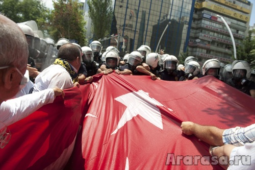 Ожесточенные стычки с полицией в Турции